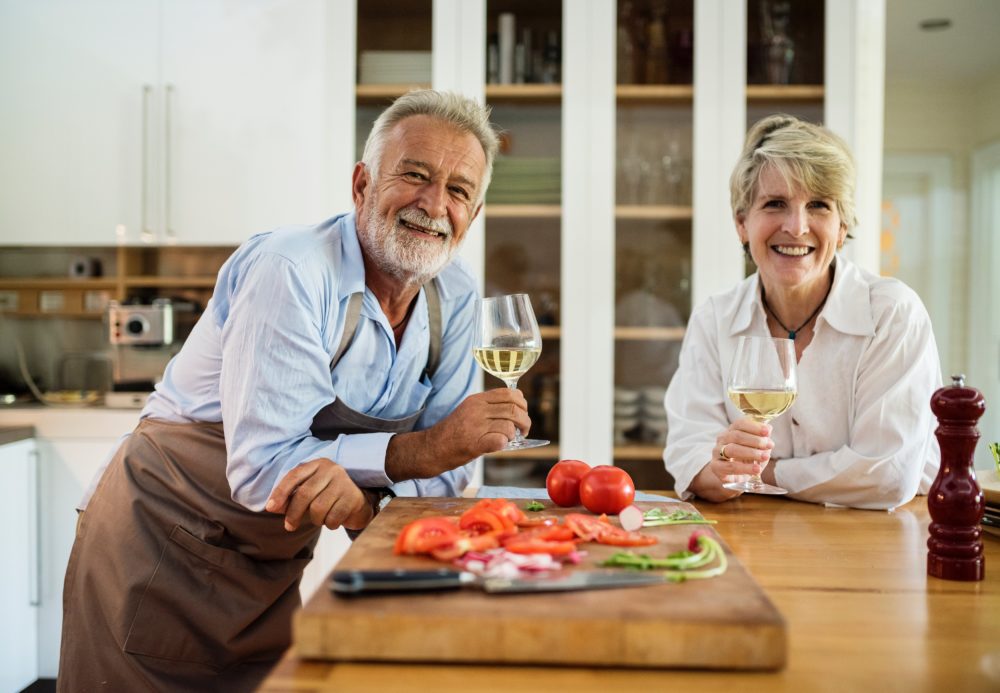 Couple talking about burial insurance with diabetic